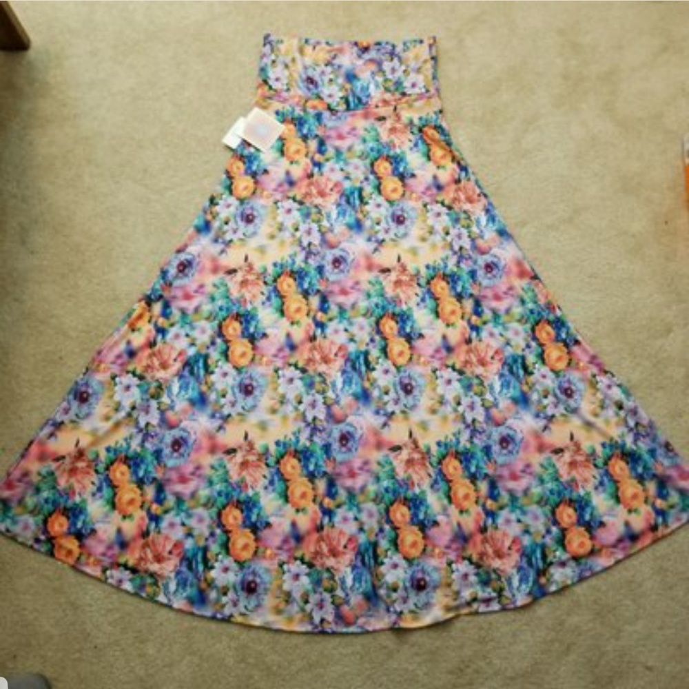 LulaRoe Maxis - Picture 3 of 4